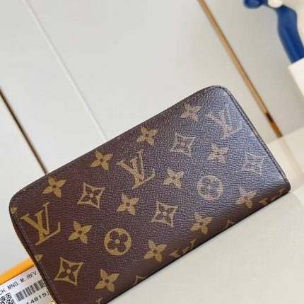 Louis Vuitton Zippy Wallet