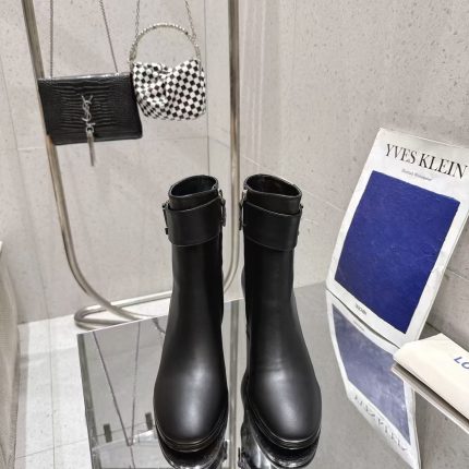 Louis Vuitton Midtown Platform...